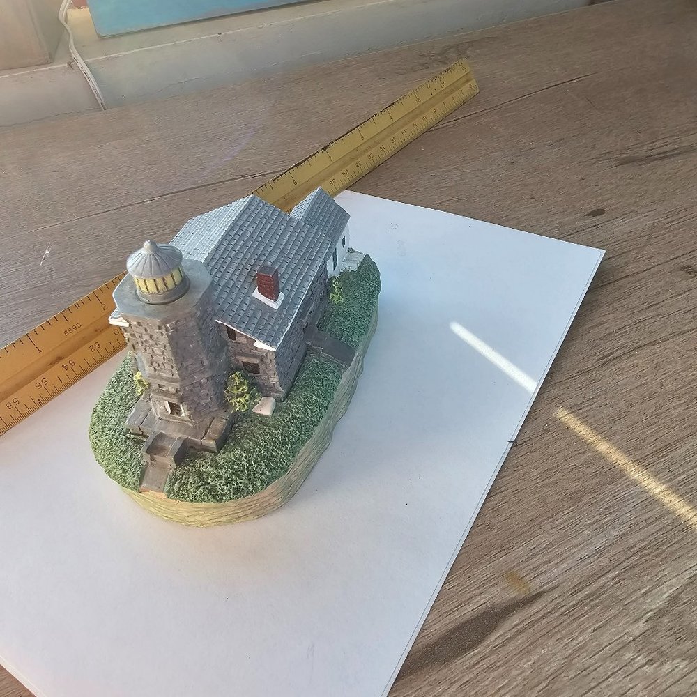 Miniature displays the old lighthouse.